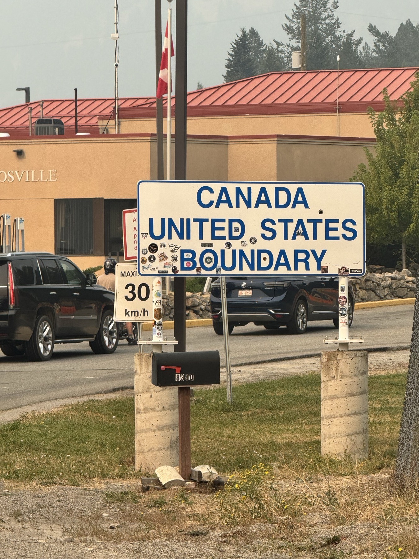 Canada–United States boundary sign at the border crossing